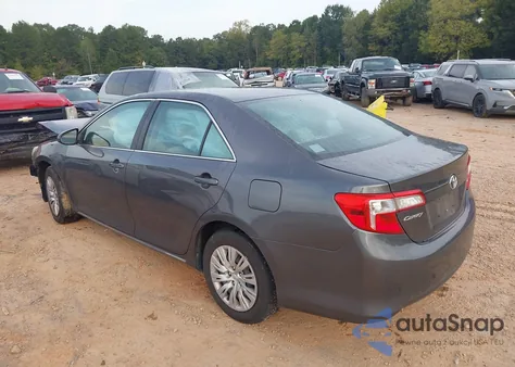 2014 Toyota Camry Le z USA, uszkodzony, nr VIN 4T4BF1FK1ER422057